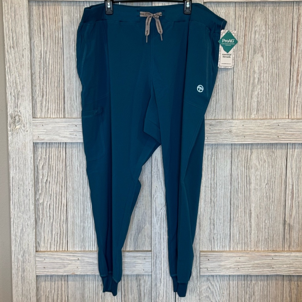 Essential Threads Women’s Teal Jogger Scrubs NWT size XXXL